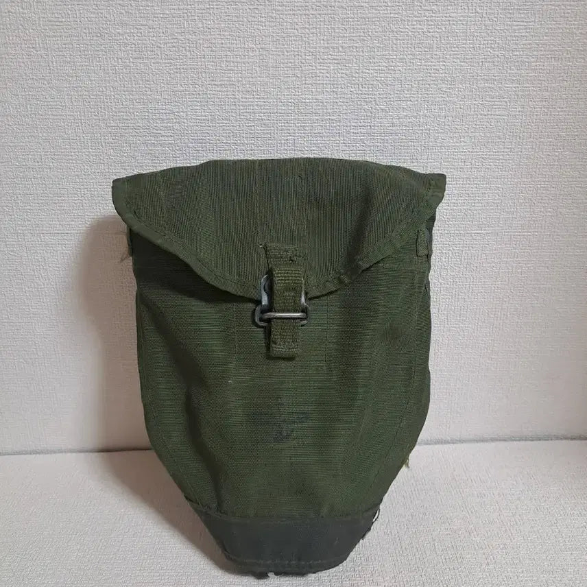 [BUNJANG] Vintage Military Folding Shovel - Retro Collectible / 근대사 [ 밀리터리 ] 야전삽*캠핑*레트로 희귀수집품