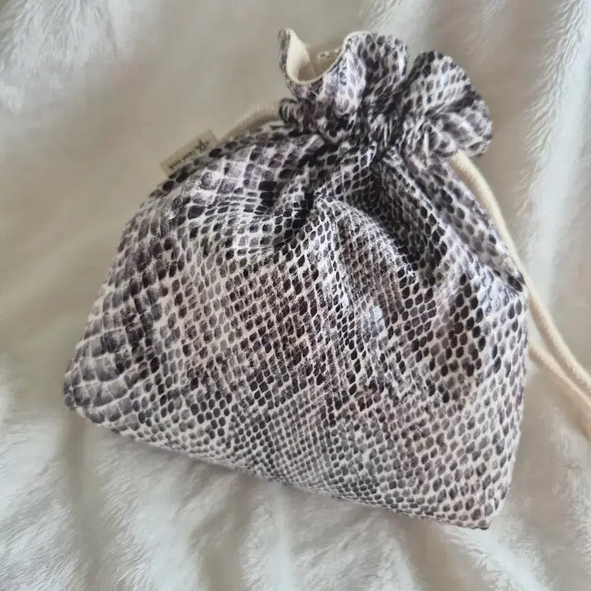 [BUNJANG] Handmade Drawstring Pouch "Bokjumeoni" Style / 핸드메이드 조리개 복주머니 스트링 파우치