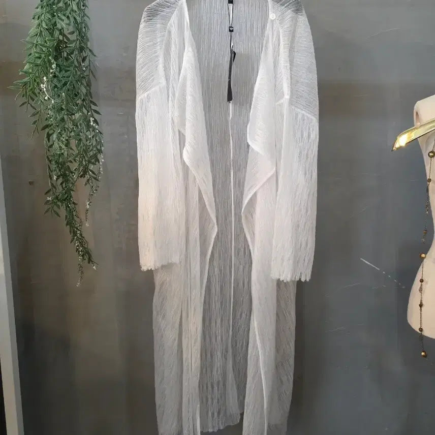 [BUNJANG] Emporio Armani White Pleated Cardigan Women's / 엠포리오 아르마니 가디건 화이트 플리츠 여성 이태리산