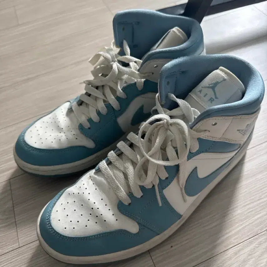 [BUNJANG] Nike Air Jordan 1 Mid University Blue / 나이키 에어 조던 1 미드 유니버시티 블루 판매합니다 275
