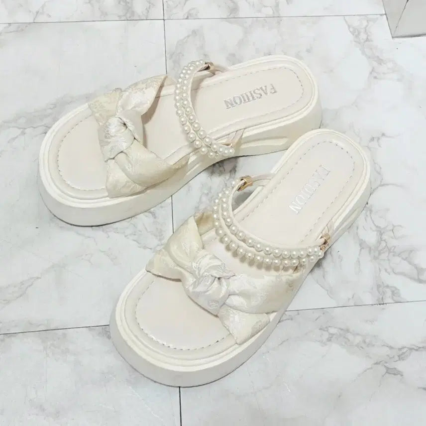 [BUNJANG] Pearl Ribbon Slippers - Ivory (245) / 진주 리본 슬리퍼 아이보리 245