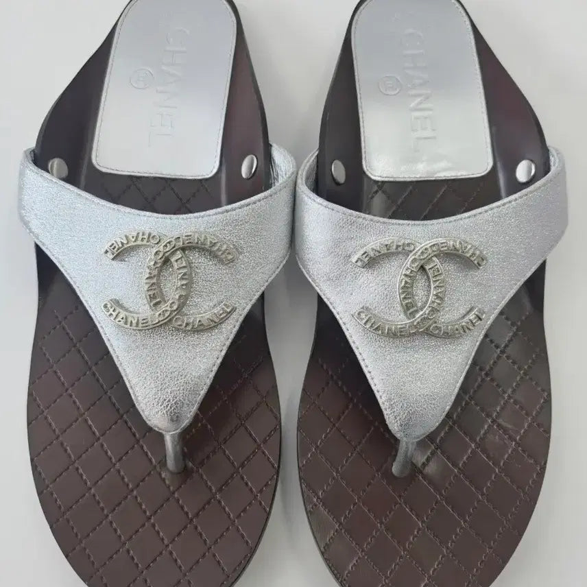 [BUNJANG] Chanel CC Silver Leather Sandals / [200%정품] 샤넬(Chanel) CC 실버 레더 샌들
