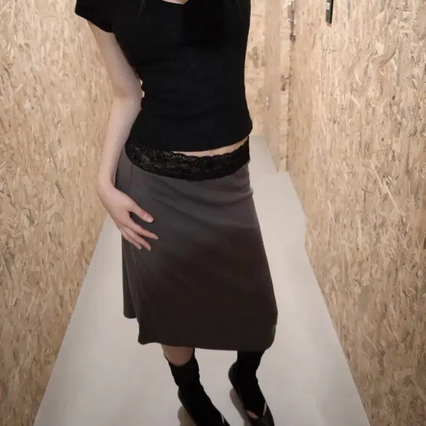 [BUNJANG] Clatta Petal Lace Midi Skirt Charcoal / 클라따 페탈 레이스 미디 스커트 챠콜