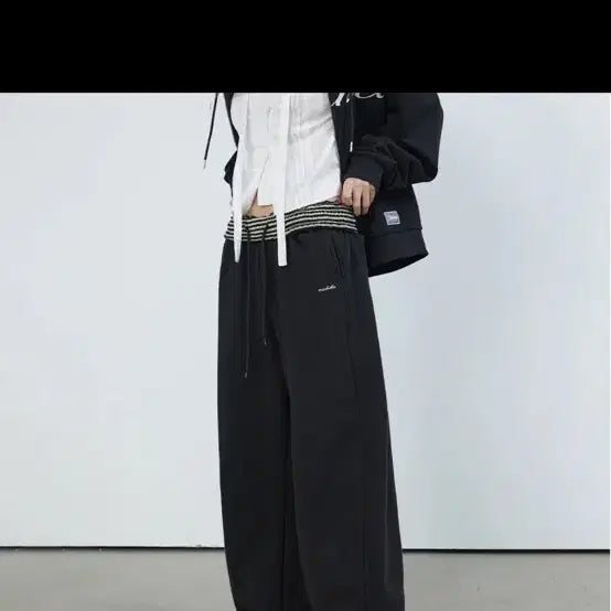 [BUNJANG] Michiko London Koshino Fold Waist Sweatpants Black / 미치코런던 코시노 폴드 웨이스트 스웻팬츠 블랙