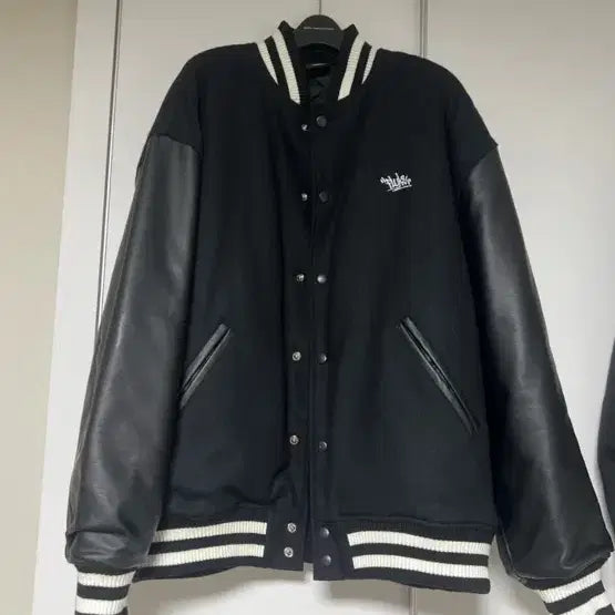 [BUNJANG] Fluke Chain Embroidered Wool Stadium Jacket Black FBJ103 / Fluke 플루크 체인자수 울 스타디움 자켓 블랙 FBJ103