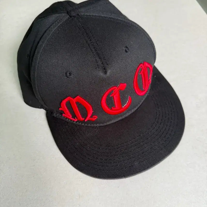 [BUNJANG] McQueen Red Logo Embroidered Black Cap / 맥퀸 레드 로고 자수 블랙 모자