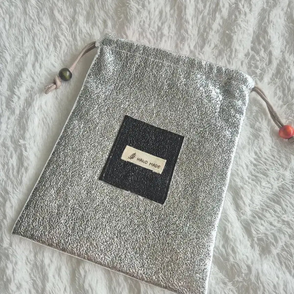 [BUNJANG] Handmade Drawstring Pouch Bag with Wooden Beads / 핸드메이드 조리개 복주머니 스트링 파우치