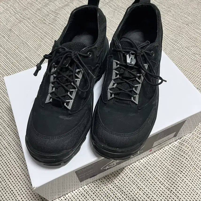 [BUNJANG] GR10K Hed Sneakers Size 43 / GR10K Hed sneakers 43사이즈