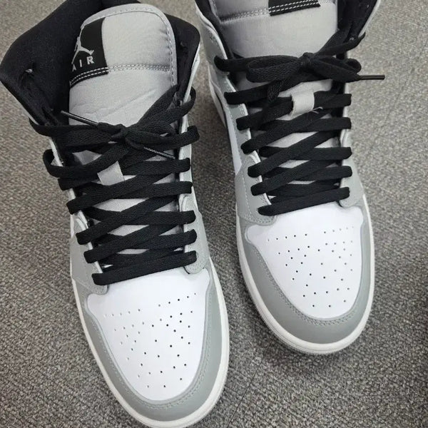 [BUNJANG] Nike Air Jordan 1 Mid Light Smoke Grey Sneakers (554724-902) / 에어조던1 미드 라이트 스모크 그레이 554724902 [280]