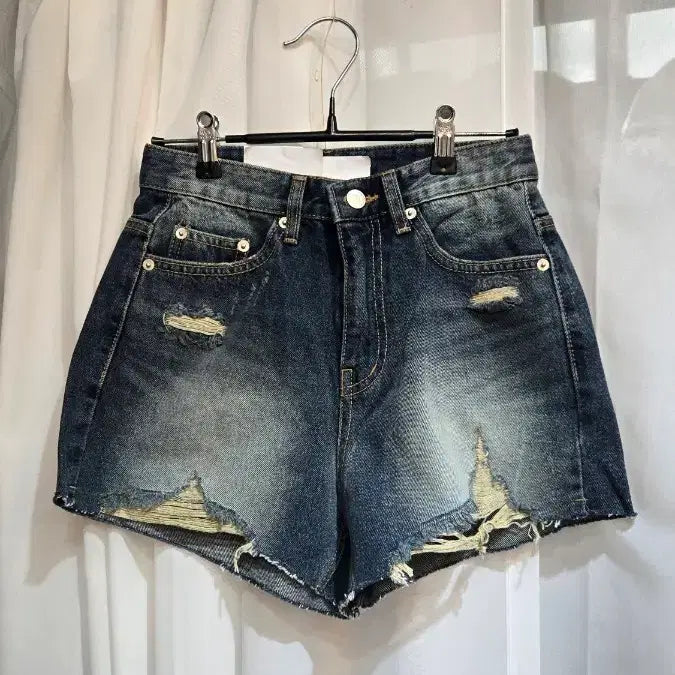 [BUNJANG] S Size 704 Ripped Denim Shorts / S싸이즈 704 찢청 반바지
