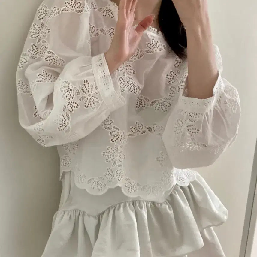 [BUNJANG] Tarabymotion Renoable Blouse / 타라바이모션 리노블 블라우스