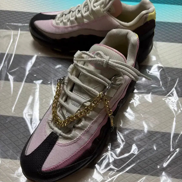 [BUNJANG] Nike Air Max 95 Pink/Black Chain Detail Sneakers / 나이키 에어맥스 95 핑크/블랙