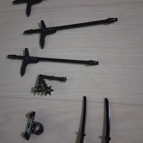 [BUNJANG] LEGO Weapons and Armor Bundle / 레고 무기 갑옷 일괄 판매합니다