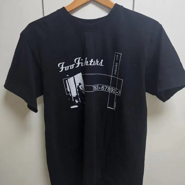 [BUNJANG] Vintage Rock Band T-Shirt Foo Fighters L / 빈티지 락 반팔티셔츠 푸파이터스 / L 100