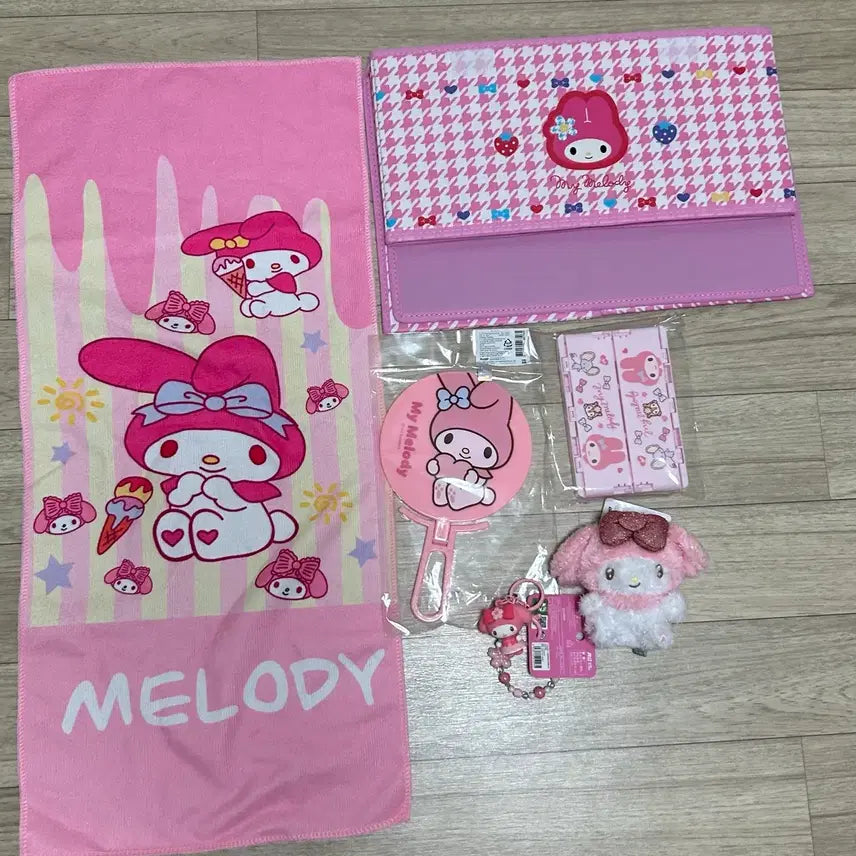 [BUNJANG] Sanrio My Melody Set - Towel, Mirror, Folding Storage, Plush, Keyring / 산리오 마이멜로디 마멜 세트 (수건, 거울, 접이식 수납함, 인형, 키링