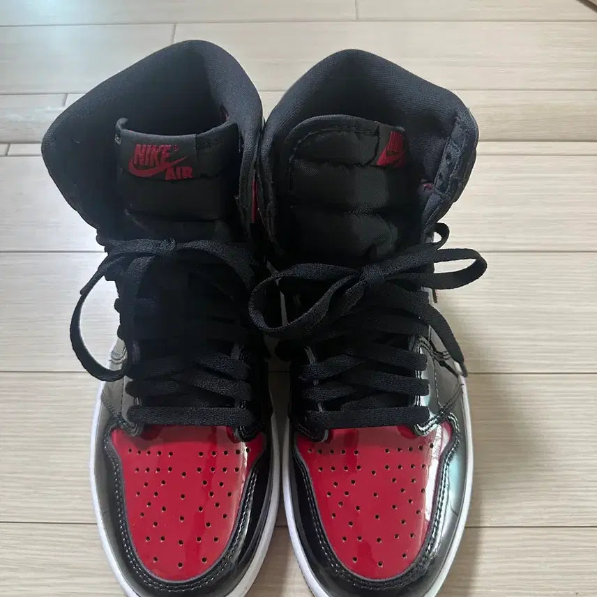 [BUNJANG] Air Jordan 11 Bred Patent Leather Sneakers / 조던 브레드 페이던트
