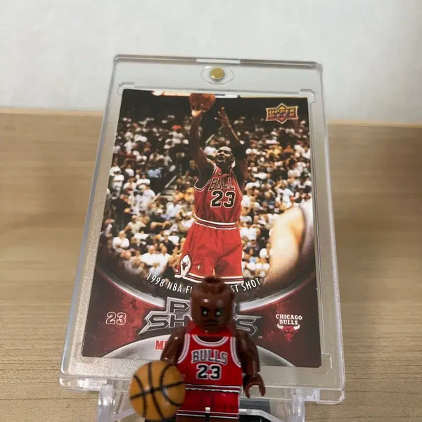 [BUNJANG] Michael Jordan Card with McFarlane Figure Case / 마이클 조던 카드 + 레고