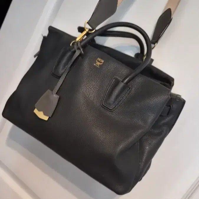 [BUNJANG] MCM Black Leather Crossbody Bag / 엠시엠 31 22 15