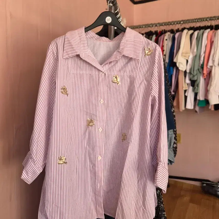 [BUNJANG] Striped Shirt with Gold Detail / 스트라이프 셔츠 핑크색 골드 장식