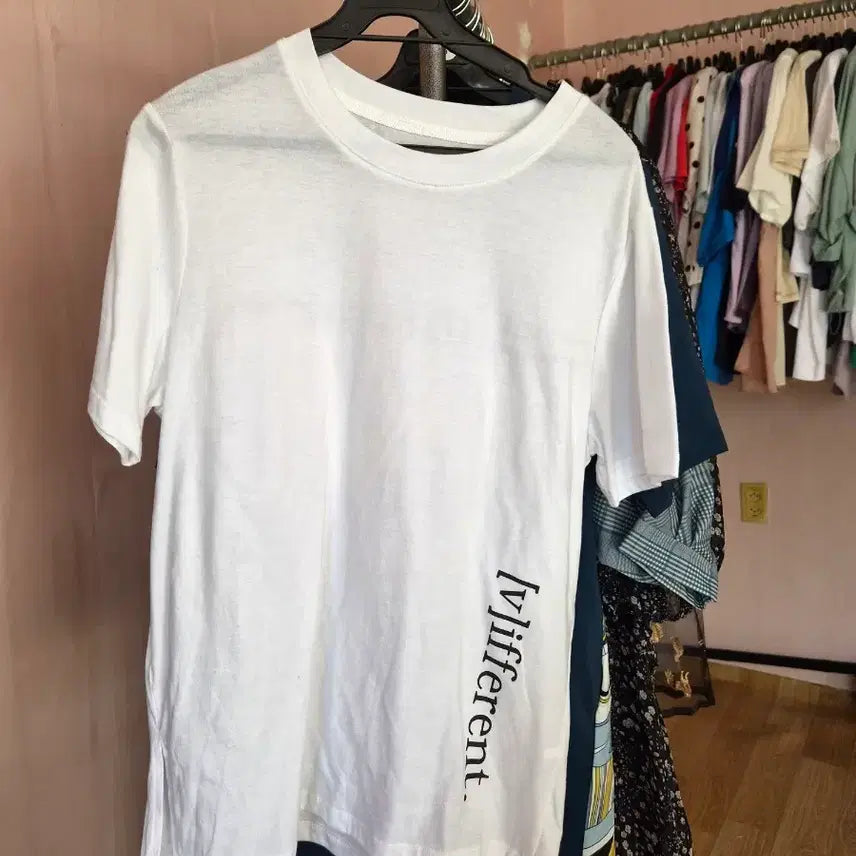 [BUNJANG] LVifferent Graphic Print White Short Sleeve T-Shirt / 화이트 반팔 티셔츠 LVifferent 프린트