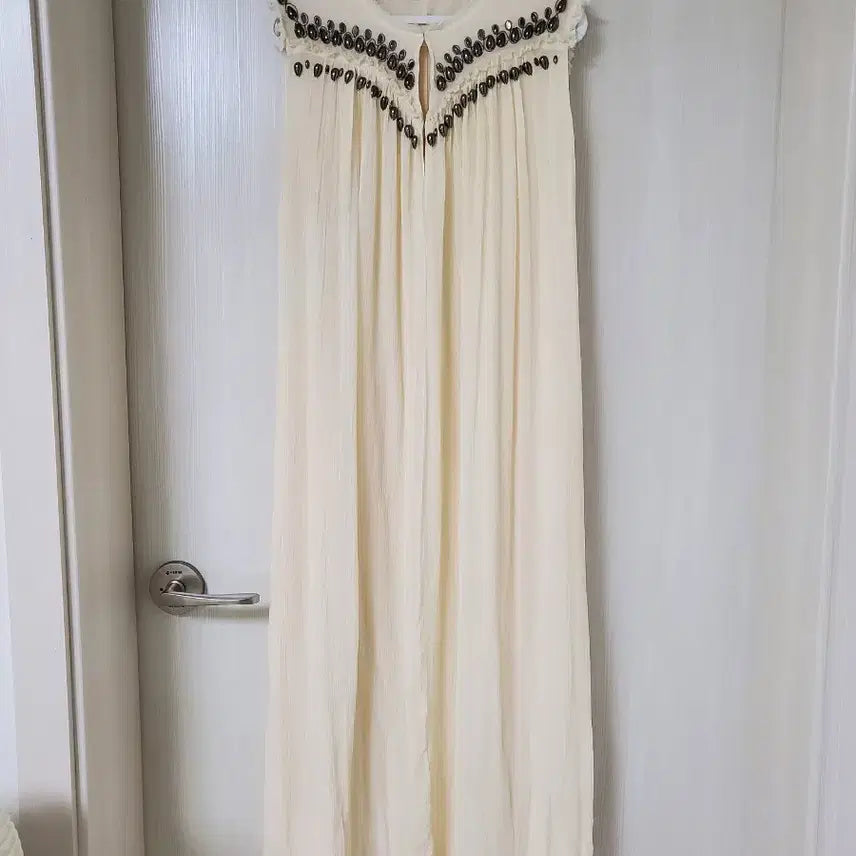 [BUNJANG] Beaded Sleeveless Maxi Dress Ivory / 비즈 장식 민소매 롱 원피스 아이보리