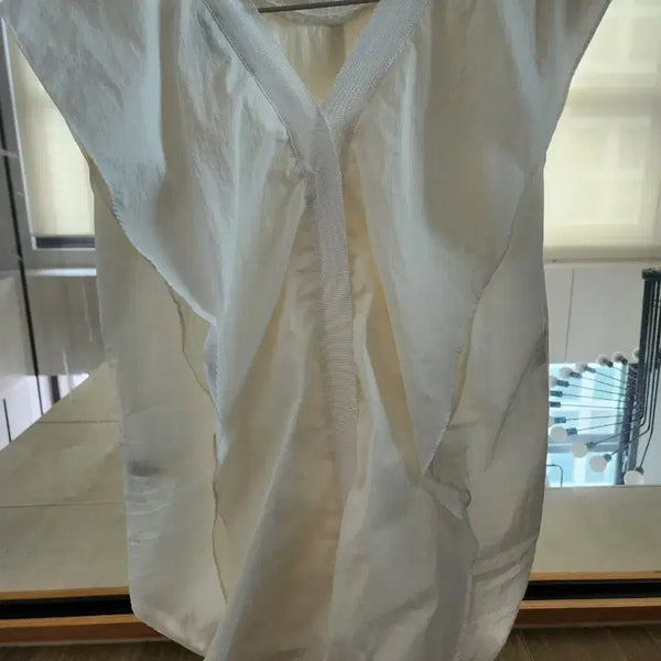 [BUNJANG] Lanvin Sleeveless Blouse Ivory / 랑방 민소매 블라우스 아이보리
