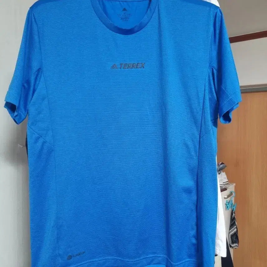 [BUNJANG] Adidas Terrex Cooling Short Sleeve T-Shirt Blue M (95) / (세탁 완료)아디다스 테렉스 냉감 반팔 티셔츠 블루 M 95사이즈
