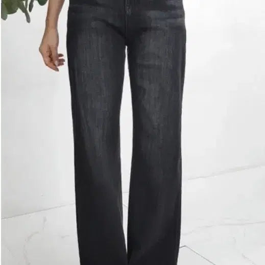 [BUNJANG] Black Lycra Semi-Wide Jeans (Size M) / (새상품)예쁜 워싱 블랙 라이크라 세미 와이드 청바지(~66사이즈)