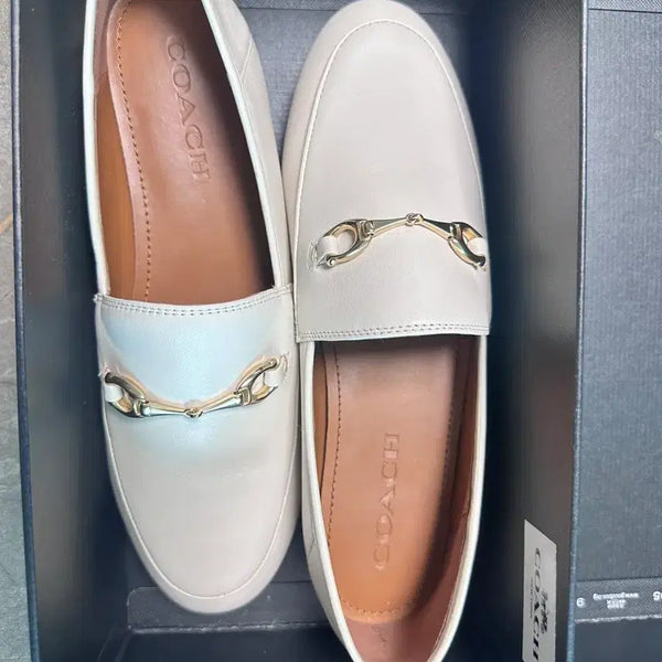 [BUNJANG] Coach Hailey Leather Loafers Chalk Size 7B (240mm) / 코치 헤일리 가죽 로퍼 초크 7B (240)
