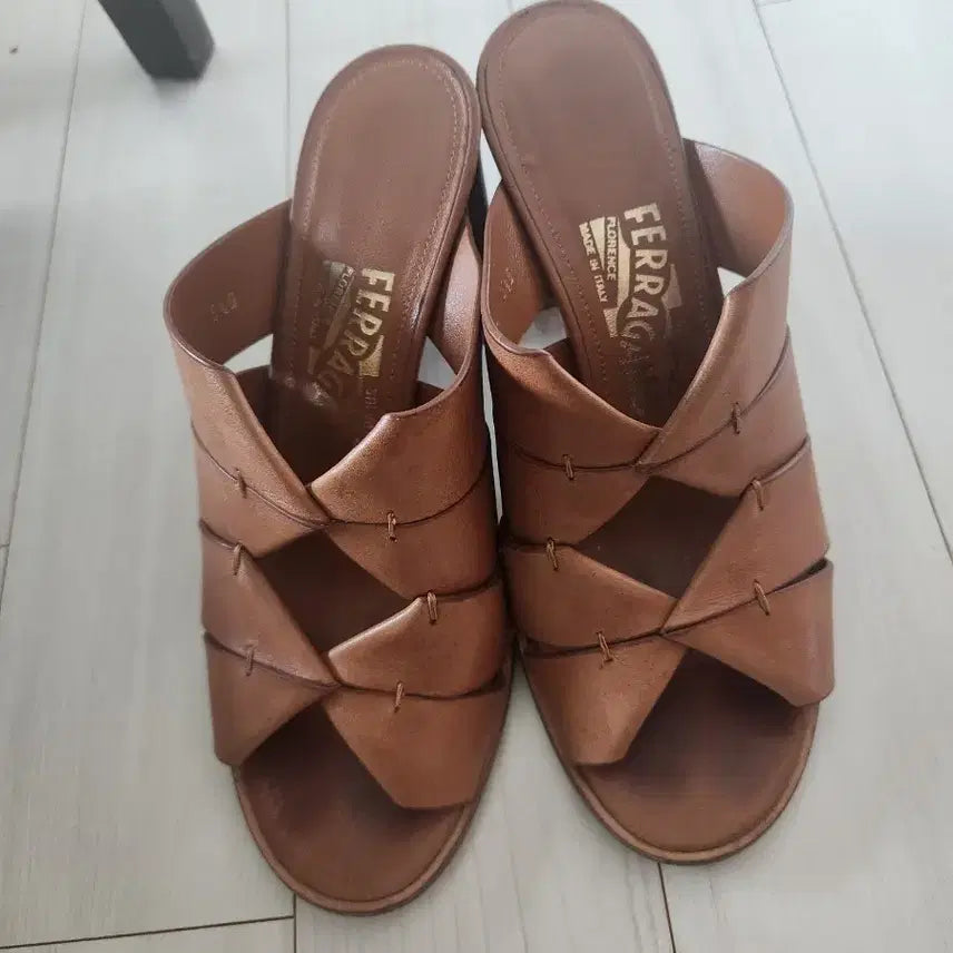 [BUNJANG] Salvatore Ferragamo Brown Leather Mule Sandals / 페라가모 뮬 샌들 브라운