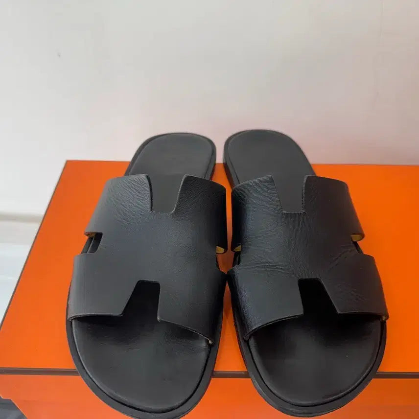 [BUNJANG] Hermes Izmir Sandals Black Leather Size 42 / 에르메스 이즈미르 42/270사이즈