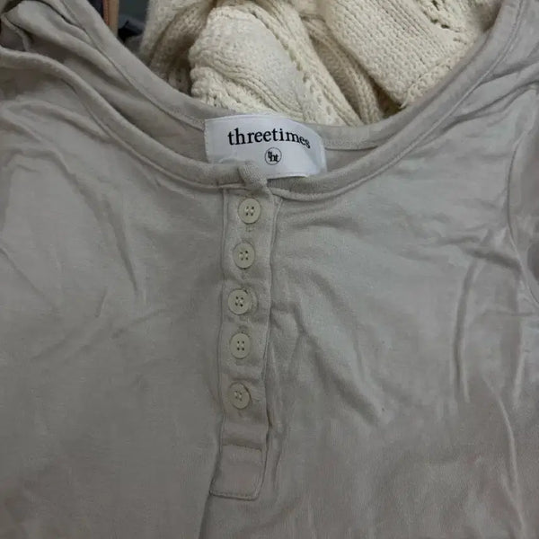[BUNJANG] 3times Beige Button Sleeveless Crop Top / 쓰리타임즈 베이지 버튼 나시 반팔 허리크롭