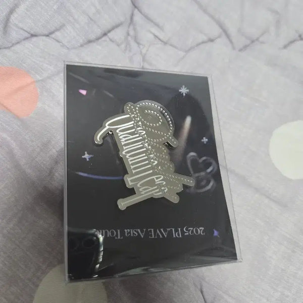 [BUNJANG] PLAVE 2025 Tour Metal Badge / 플레이브 2025 투어 메탈 뱃지