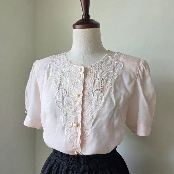 [BUNJANG] Peach Pink Embroidery Punching Short Sleeve Blouse / 세일)피치 핑크 자수 펀칭 반팔 블라우스