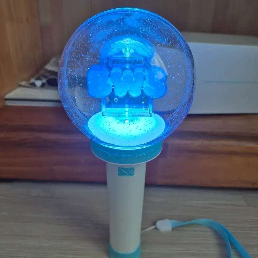 [BUNJANG] Byeon Woo Seok Official Light Stick / 변우석 응원봉 판매