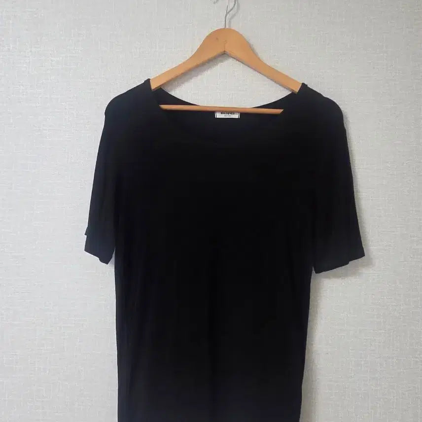 [BUNJANG] Round Neck Short Sleeve T-Shirt (Black/White) / 블랙 화이트 라운드넥 반팔 티셔츠