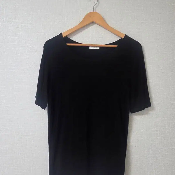 [BUNJANG] Round Neck Short Sleeve T-Shirt (Black/White) / 블랙 화이트 라운드넥 반팔 티셔츠