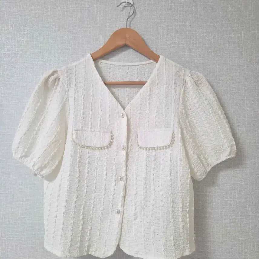 [BUNJANG] Pearl Embellished Puff Sleeve Blouse Ivory / 진주 장식 퍼프 소매 블라우스 아이보리
