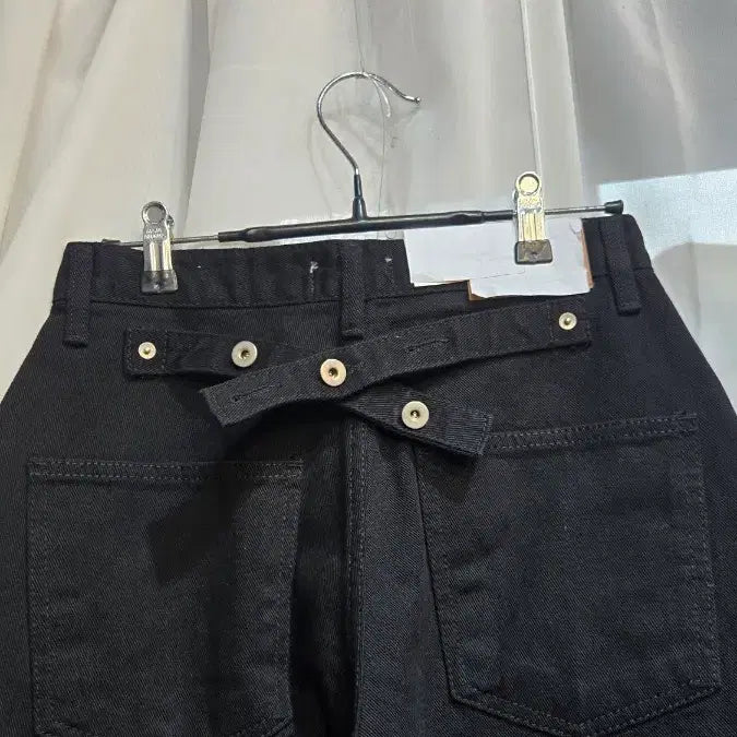 [BUNJANG] Black Wide-Leg Jeans with Back Buckle Detail / 뒷버클 L싸이즈 692 앞포인트 블랙진 와이드