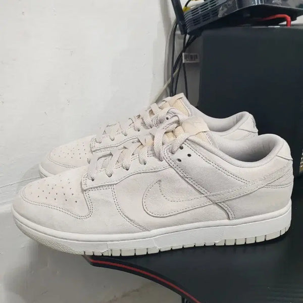 [BUNJANG] Nike Dunk Low Light Beige/Cream Suede (270mm) / 나이키 덩크 로우 라이트 베이지/크림 스웨이드270