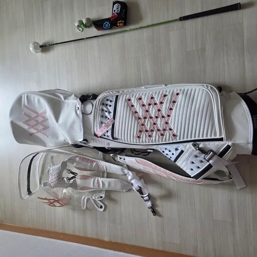 [BUNJANG] Golf Bag Set with W Logo and Pink Accents / 골프백세트