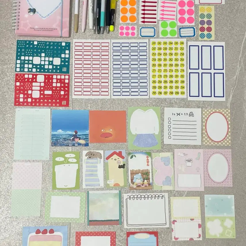 [BUNJANG] Sticker Album, Memo Pads, Writing Supplies, Plush Keychains, Comb, Mirror Bundle Set / 다꾸용품, 이형지 스티커북, 떡메, 필기구, 인형 키링 빗 거울 일괄