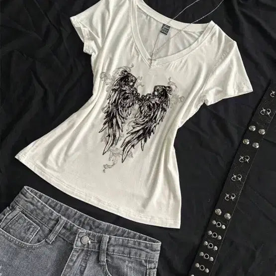 [BUNJANG] Angel V-Neck Short Sleeve T-Shirt / 천사 브이넥 반팔 티셔츠