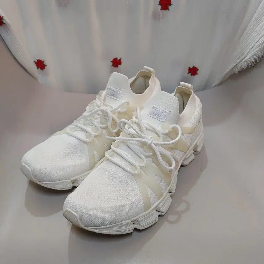 [BUNJANG] Ballop Eyvan Tibat 3.0 Sneakers White 275/280mm / 밸롭 아이반 티바트 3.0 화이트 275/280mm
