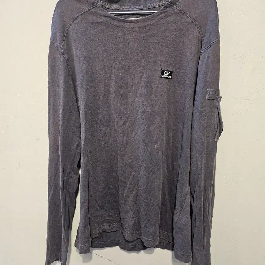 [BUNJANG] CP Company Department Store Edition Logo Detail Long Sleeve Shirt / CP컴퍼니 백화점판 롱슬리브(로고쪽 구멍 존재)