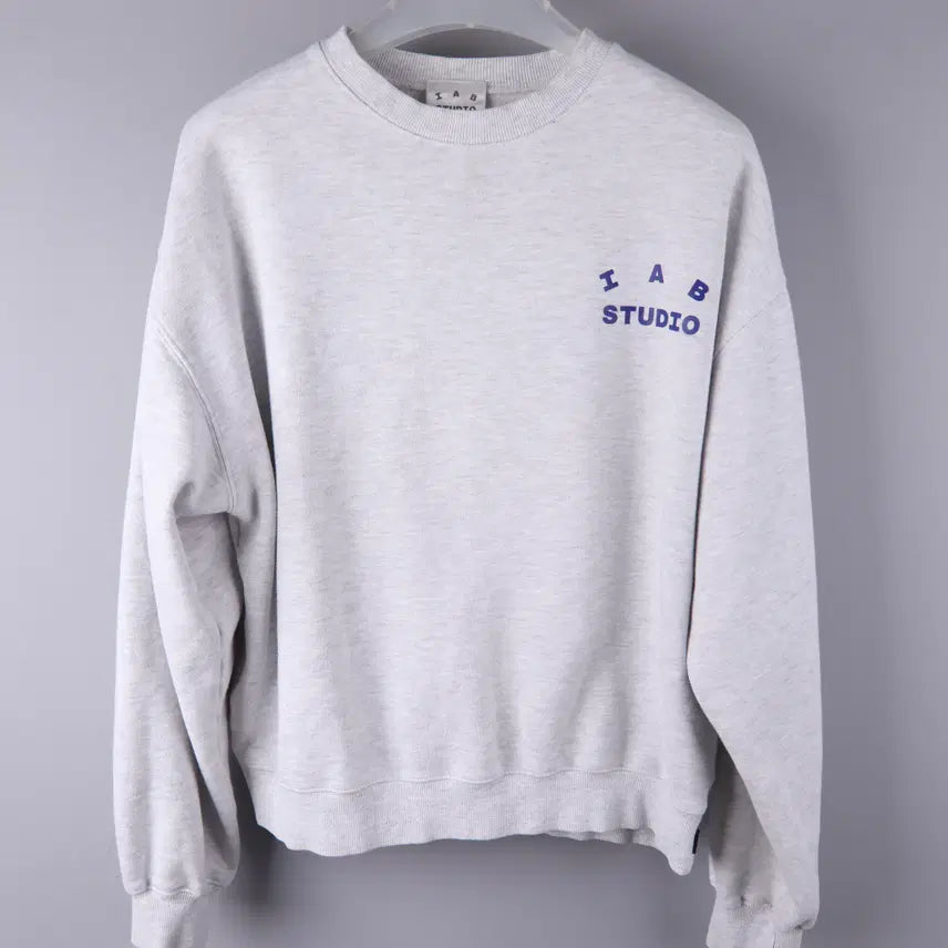 [BUNJANG] I.A.B STUDIO Sweatshirt Light Grey (L) / 아이앱스튜디오 맨투맨 라이트그레이 (L)
