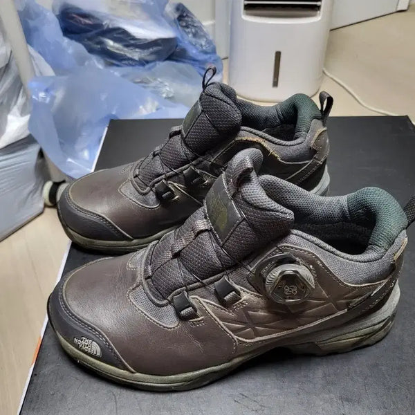 [BUNJANG] The North Face Gore-Tex Trekking Shoes (245mm) / 노스페이스 고어텍스 트레킹화 245mm 상태매우좋음