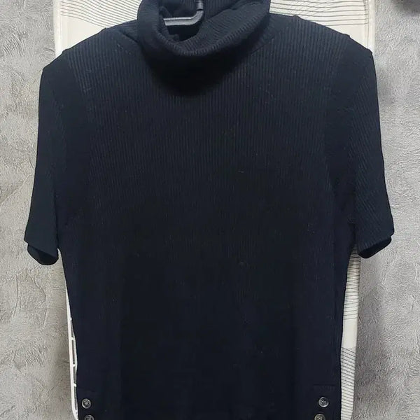 [BUNJANG] Matinkim Short Sleeve Turtleneck T-Shirt / 마땡킴 반팔폴라티