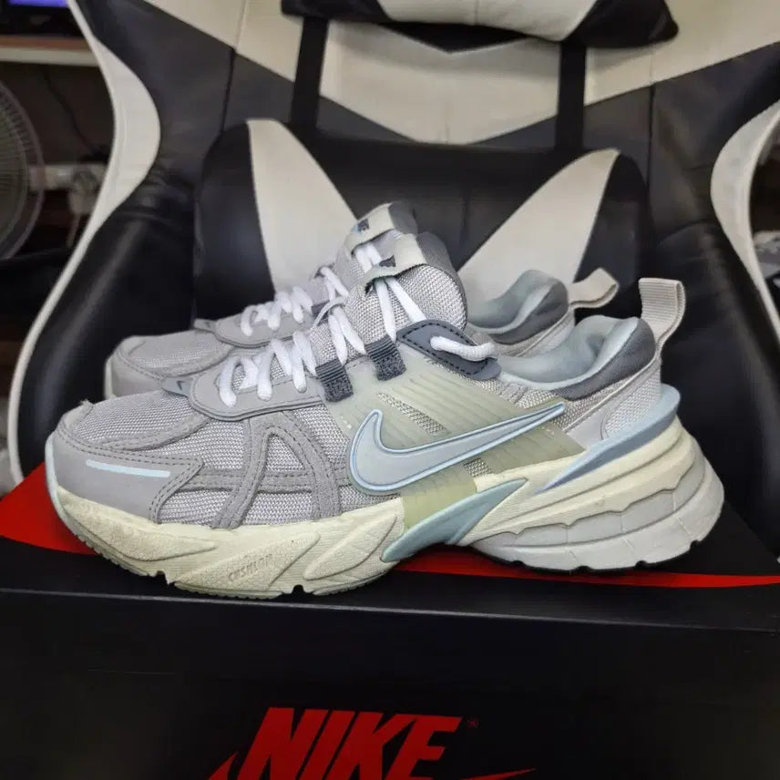 [BUNJANG] Nike V2K Running Shoes / 나이키 V2K 운동화 230