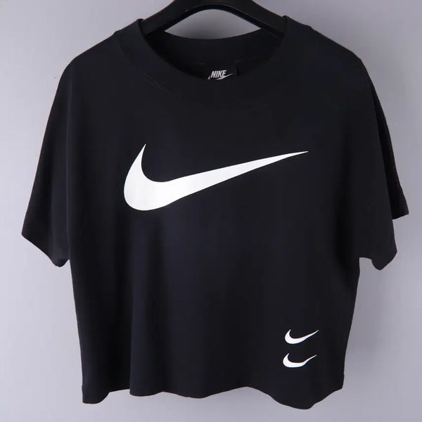 [BUNJANG] Nike Sportswear Swoosh Short Sleeve Tee (Black) M / (여성) 나이키 스포츠웨어 스우시 쇼트 슬리브 티 (블랙) M)